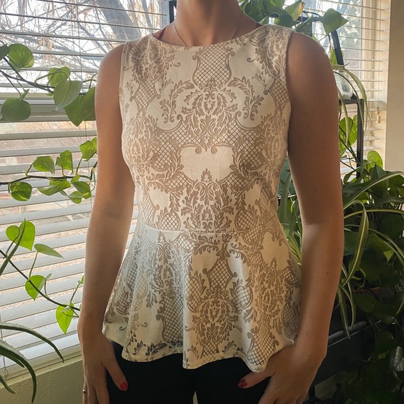 Tan and white flowy tank - Picture 2 of 3